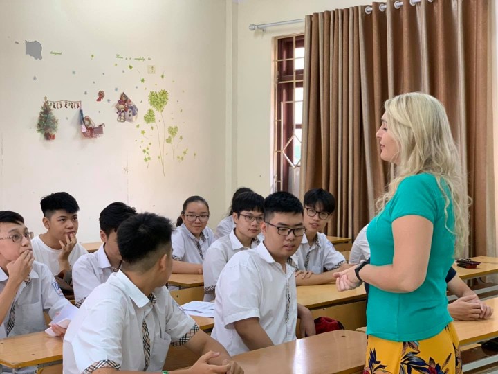 Sinh hoạt câu lạc bộ tiếng Anh hàng tuần tại trường THPT Nguyễn Tất Thành - Thanh Xuân