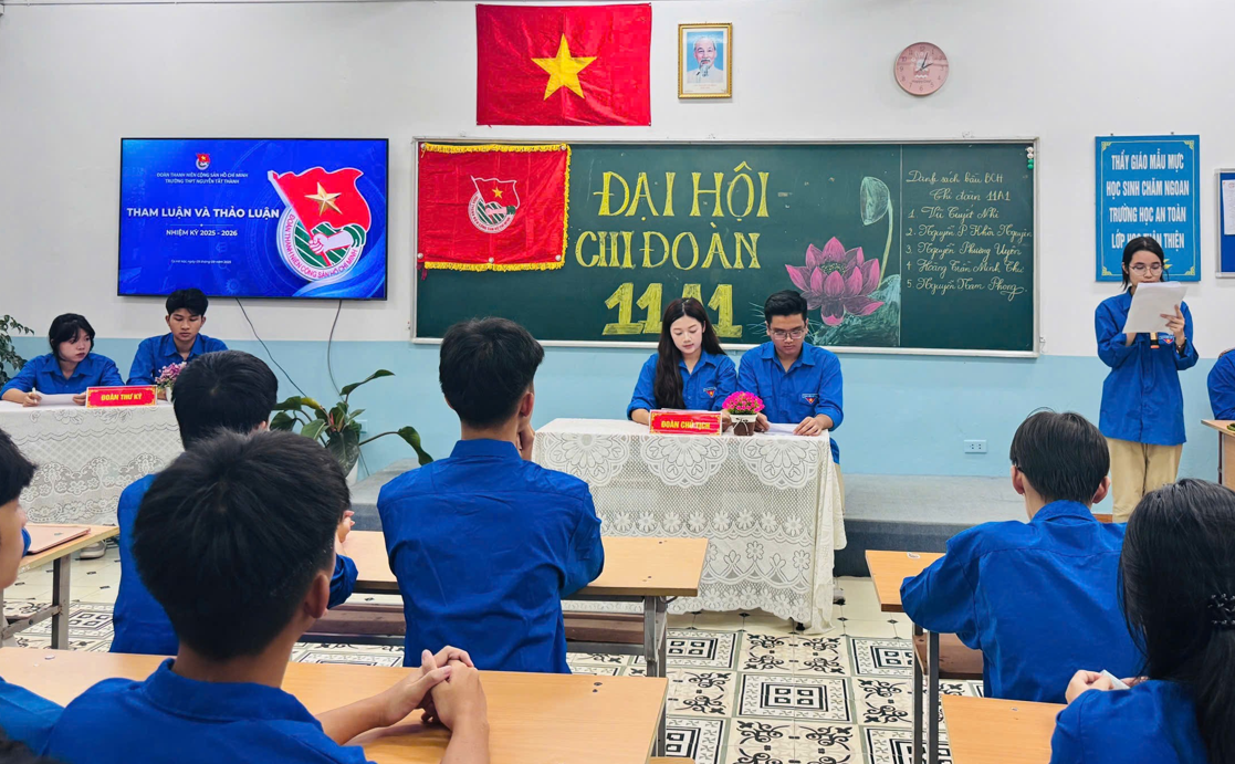 ĐẠI HỘI MẪU CHI ĐOÀN 11A1 – NHIỆT HUYẾT TUỔI TRẺ, TIÊN PHONG HÀNH ĐỘNG