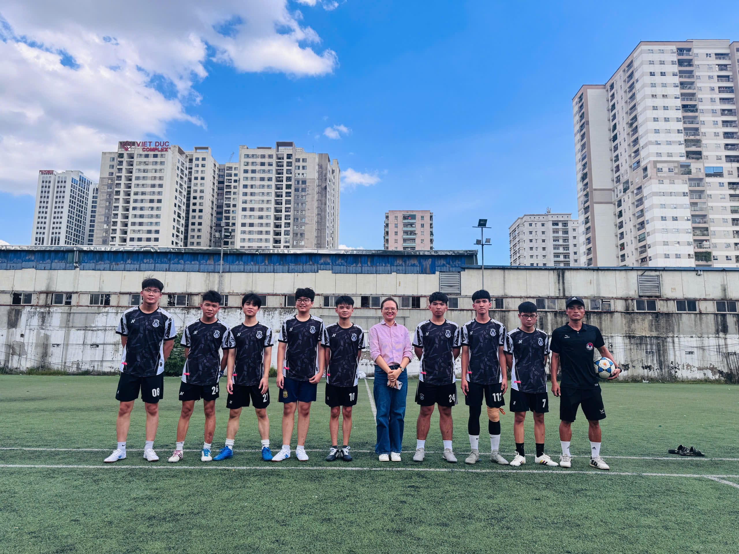 photos/NH2025-2026/Bong_da.9.8/z6892919911636_ab8746fa46736170f1ecfb95392a2ea1.jpg